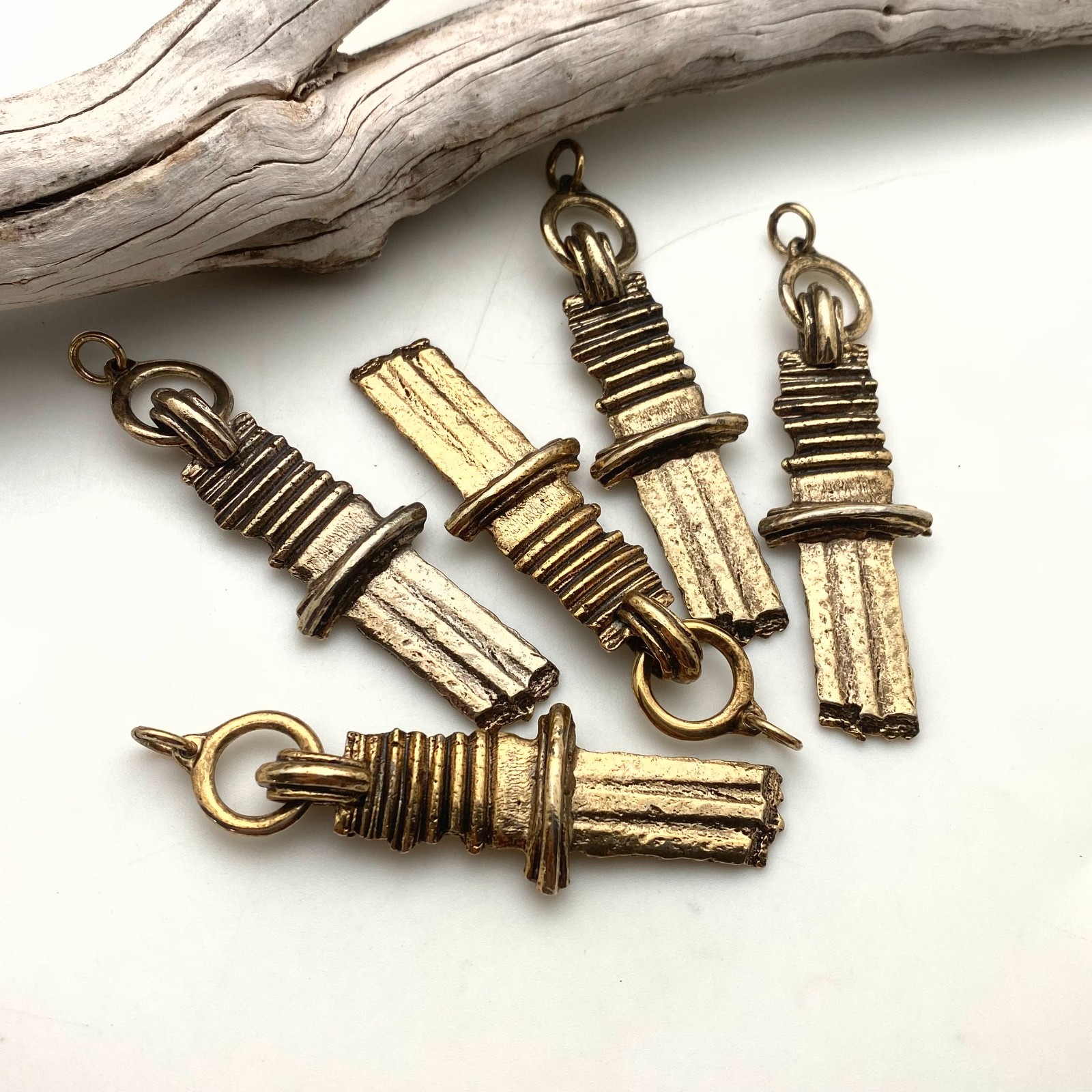 Vintage Brass Plated Broken Sword Pendant (MP89)