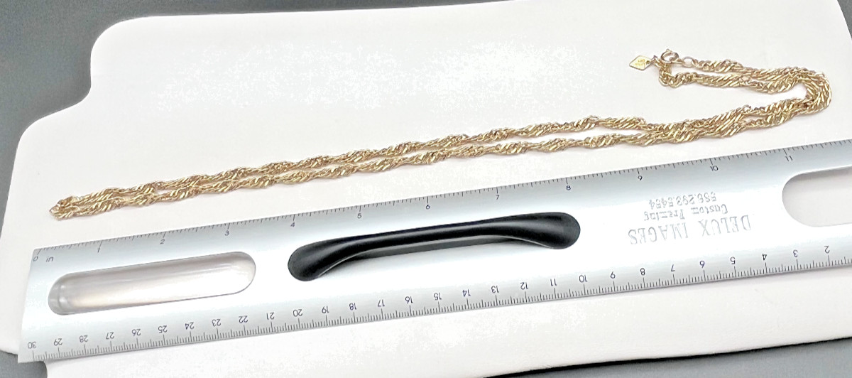 Vintage Sarah Coventry – rare UK United Kingdom – Gold Tone Link Chain Necklace