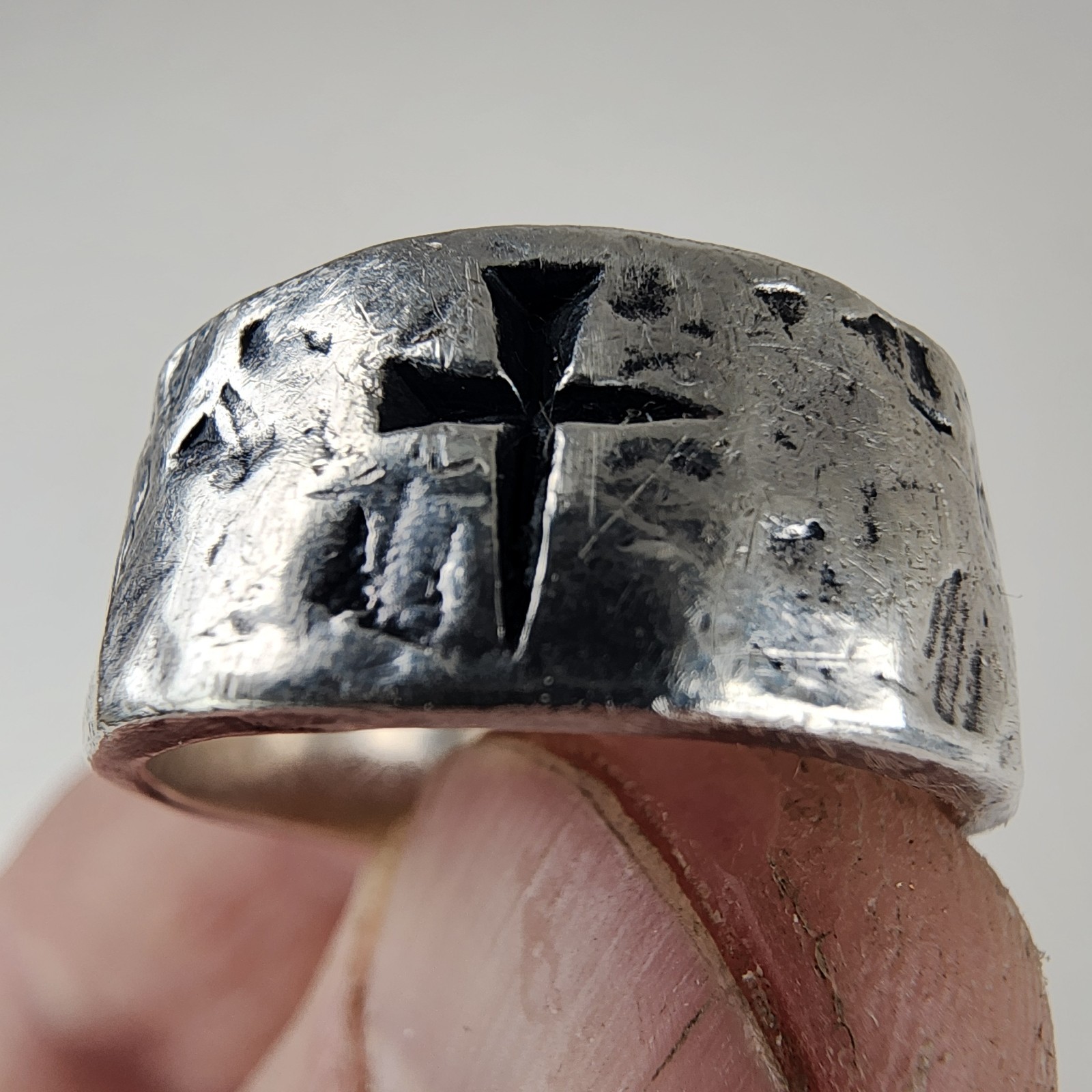 James Avery Designer Hammered Cross Ring Size 9 1/2 Sterling Silver 925 Vintage