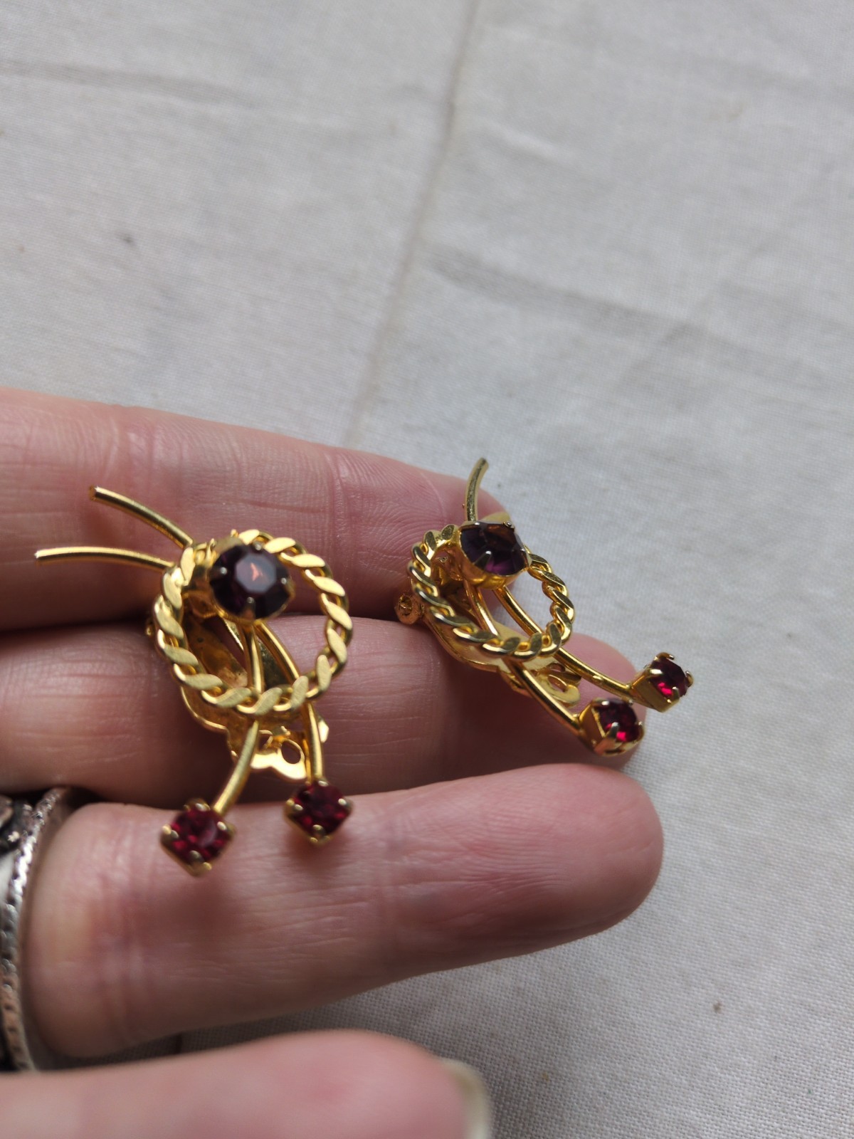 Vintage Gold Tone Garnet Rhinestone Clip On Earrings