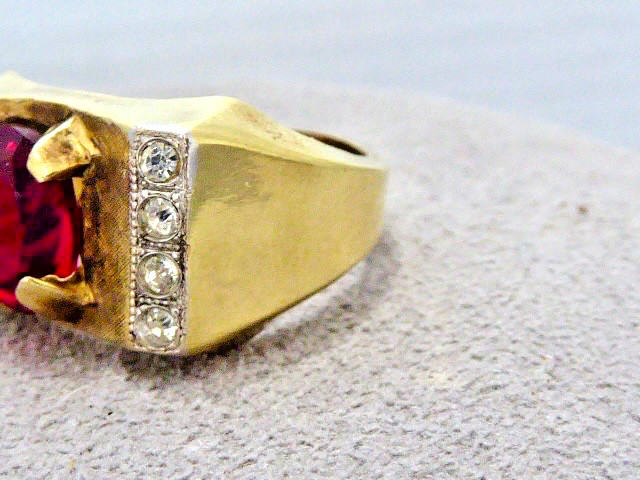 VINTAGE 10K YELLOW GOLD FILLED NEW OLD STOCK 70’S RED & CLEAR STONE RING SIZE 8