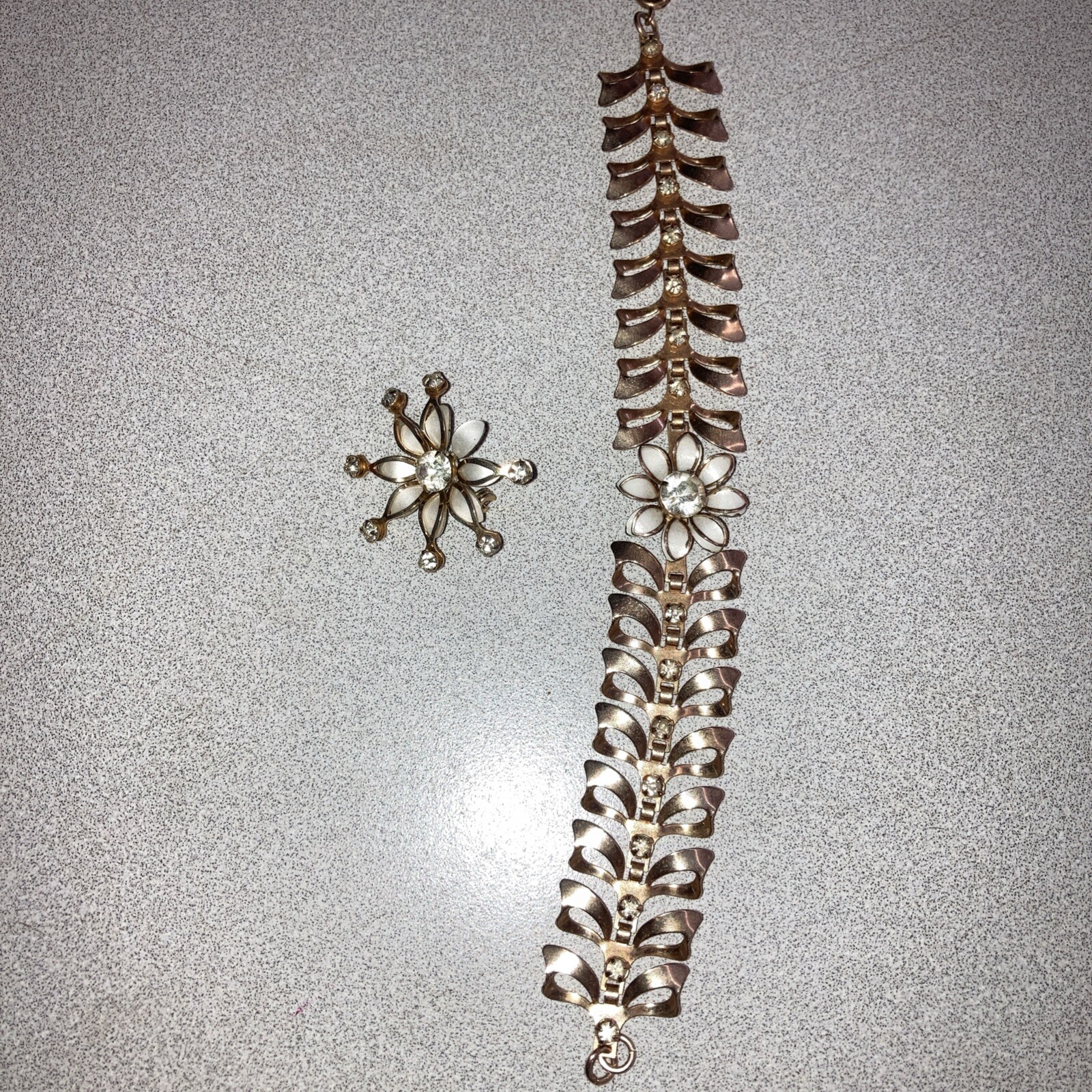 Vintage Pin And Bracelet Gold Tone With Flower And Glass Beads None Missing
