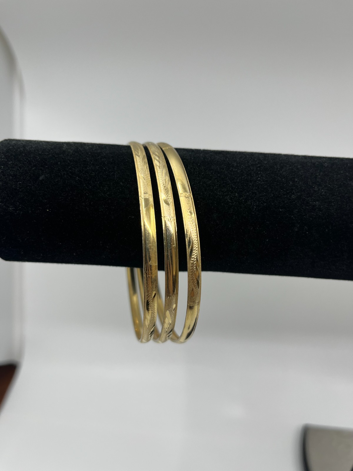 Vintage Gold Tone Bangle Bracelet Set 3 Etched Stackable Bangles Thin Slip On 8″