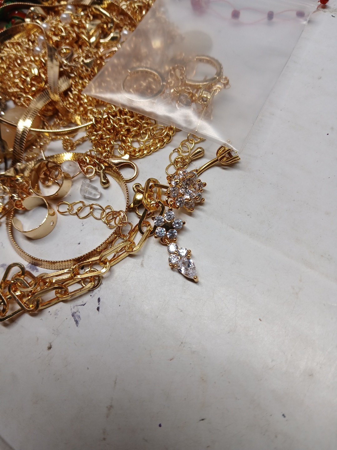 Huge lot Of Jewelry Watches Pearls & More Some new And Used unsearched Lot 6lbs