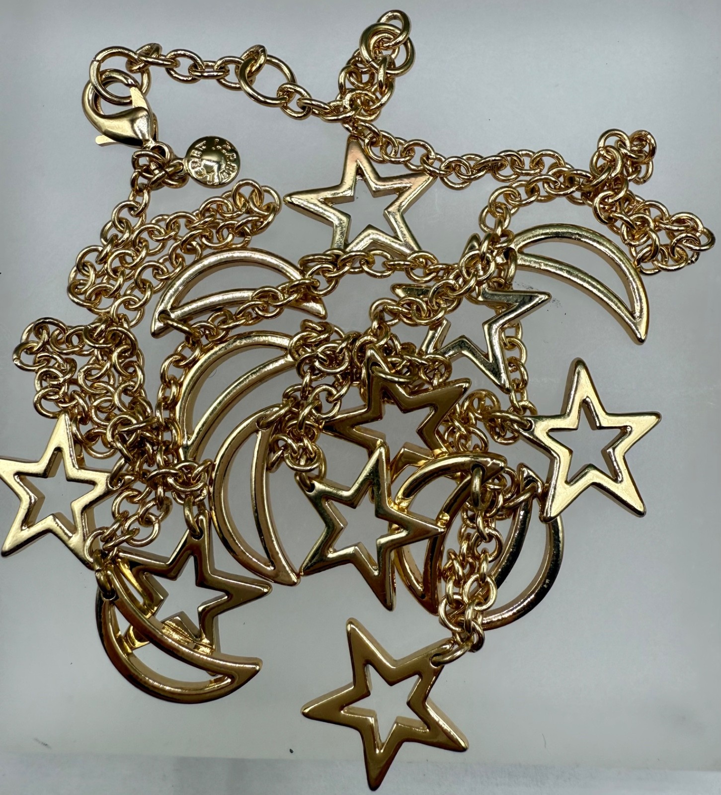 ESTATE GOLD TONE CRESCENT MOON STAR MULTI CHARM SIGNED CHAIN NECKLACE 26″