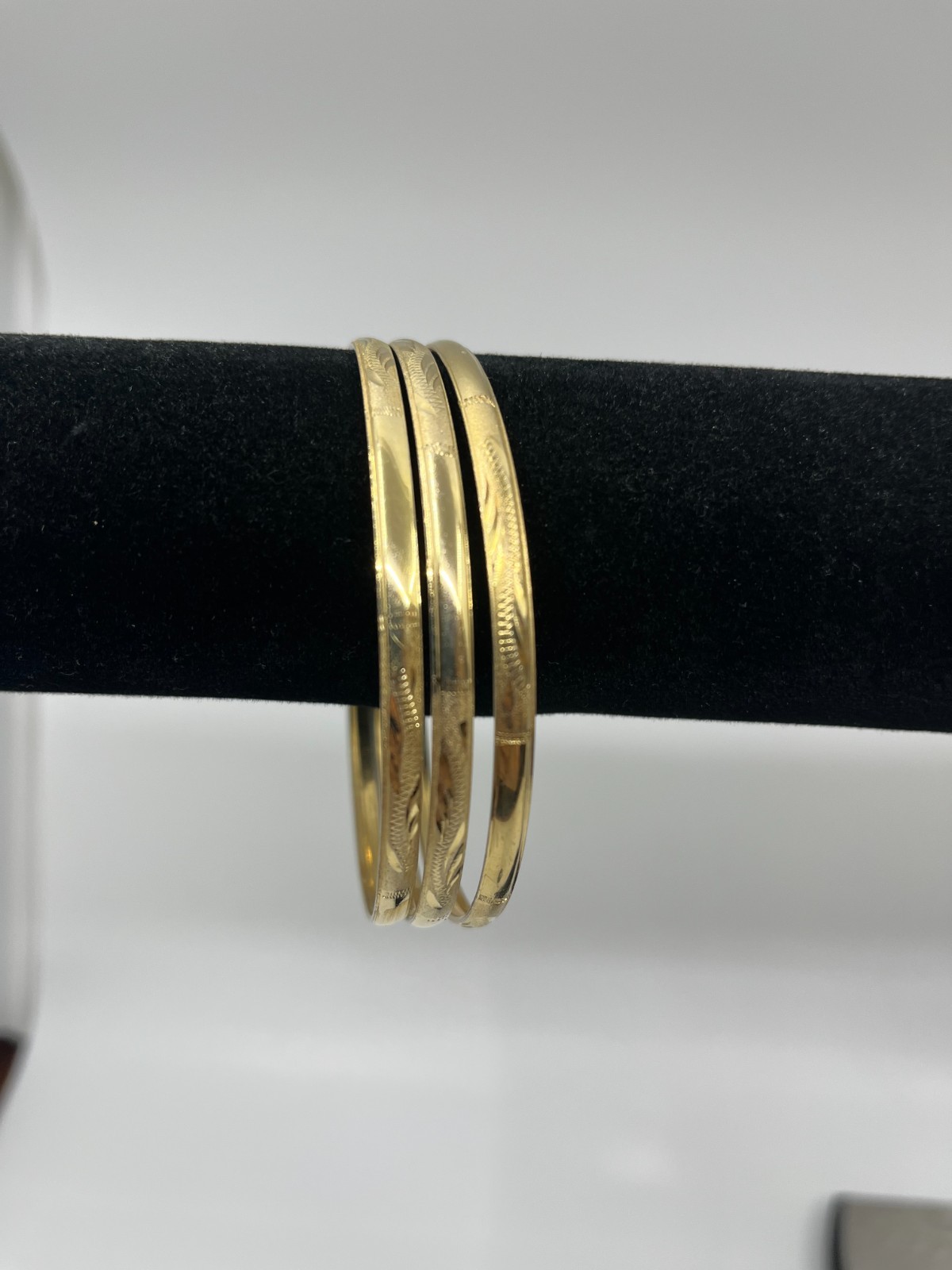 Vintage Gold Tone Bangle Bracelet Set 3 Etched Stackable Bangles Thin Slip On 8″