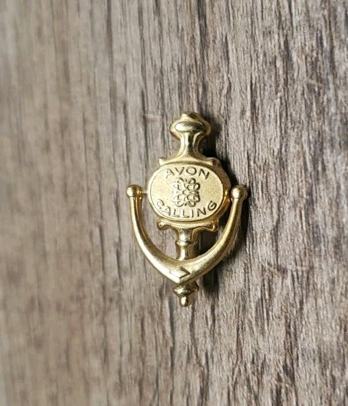 Vintage Avon Seller’s Award Pins From The 1970’s Lot Of 3 Assorted Pre-owned