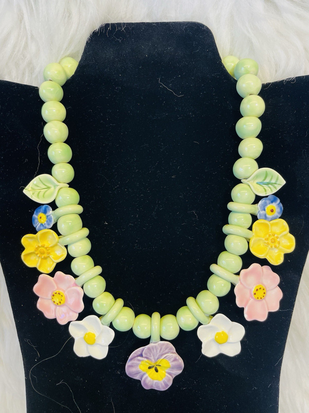 VINTAGE Flying Colors 80-90”s NECKLACE Flowers Pansy Leaves Colorful