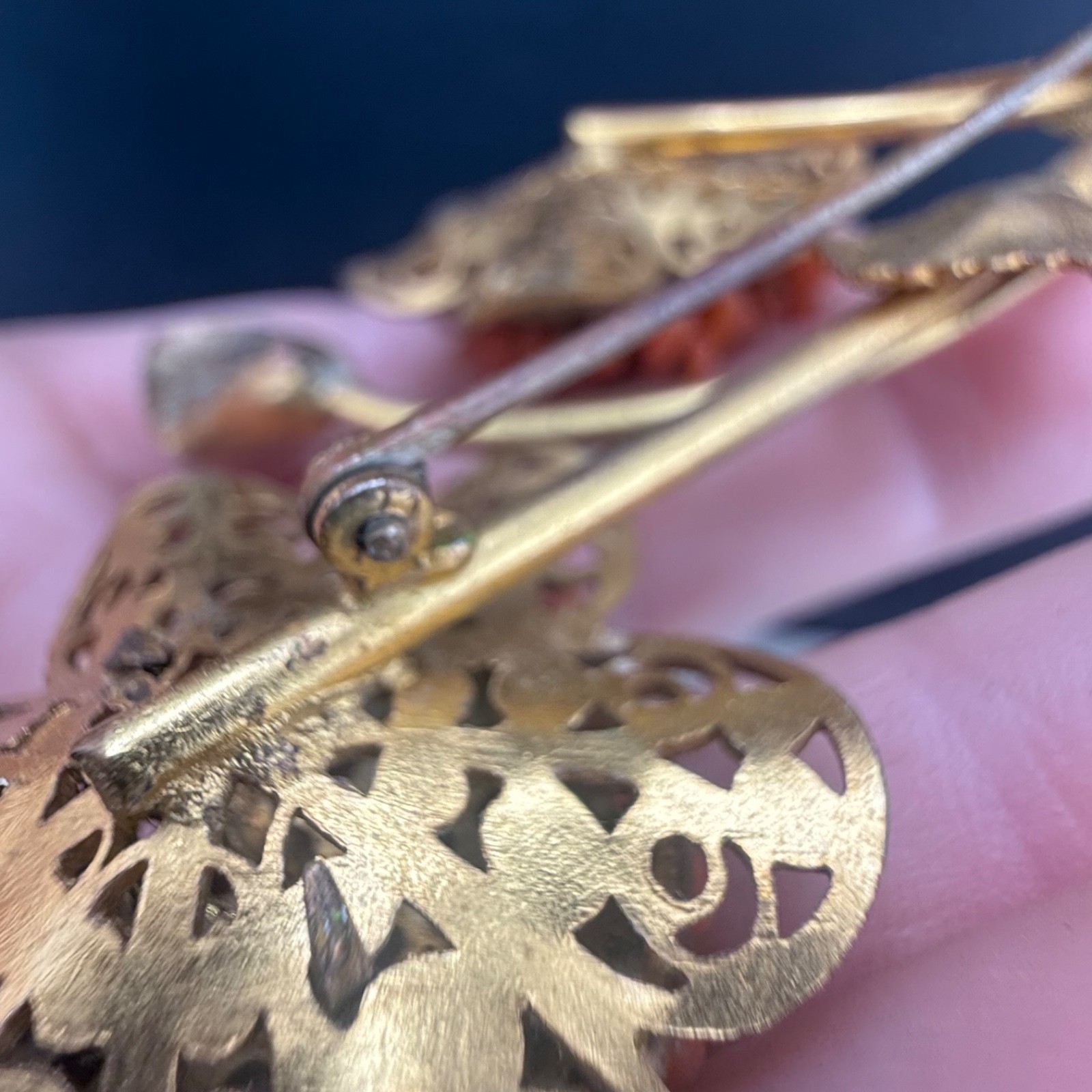Vintage Flower Brooch Gold Tone Coral Haskell?