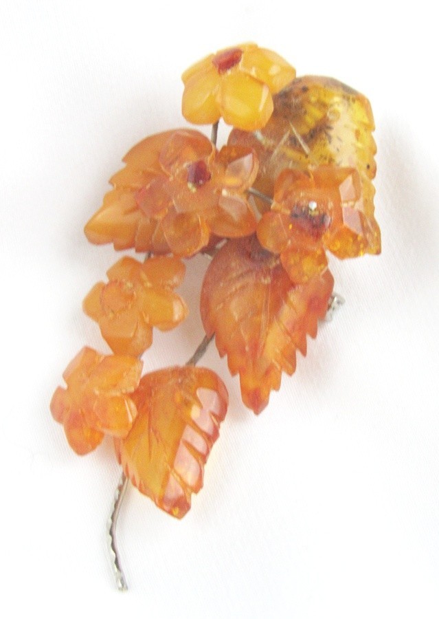 Vintage Honey Butterscotch Carved Flowers & Leaves Amber with Inclusions Brooch