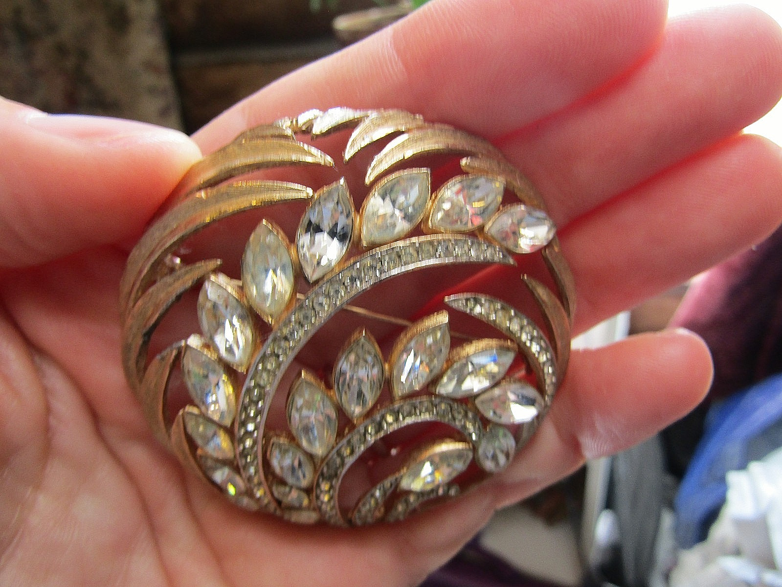 Vintage round swirly brooch pin rhinestones VG 2.25″ diameter pretty unbranded