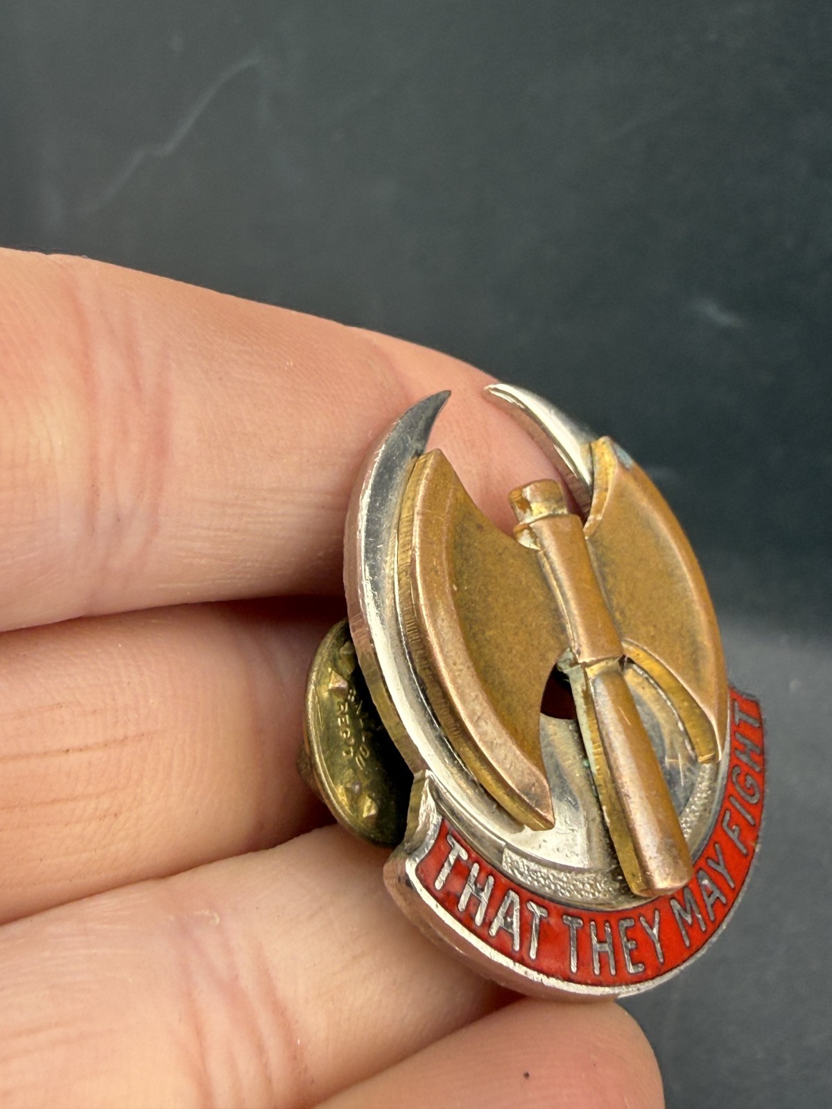 Vintage Army 224th Engineer Battalion Unit Crest Pin That They May Fight