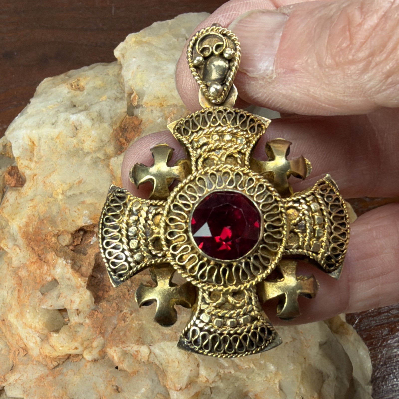 Vintage 1000 Silver Jerusalem Cross Pendant red Stone 14.4 grams 1 5/8″