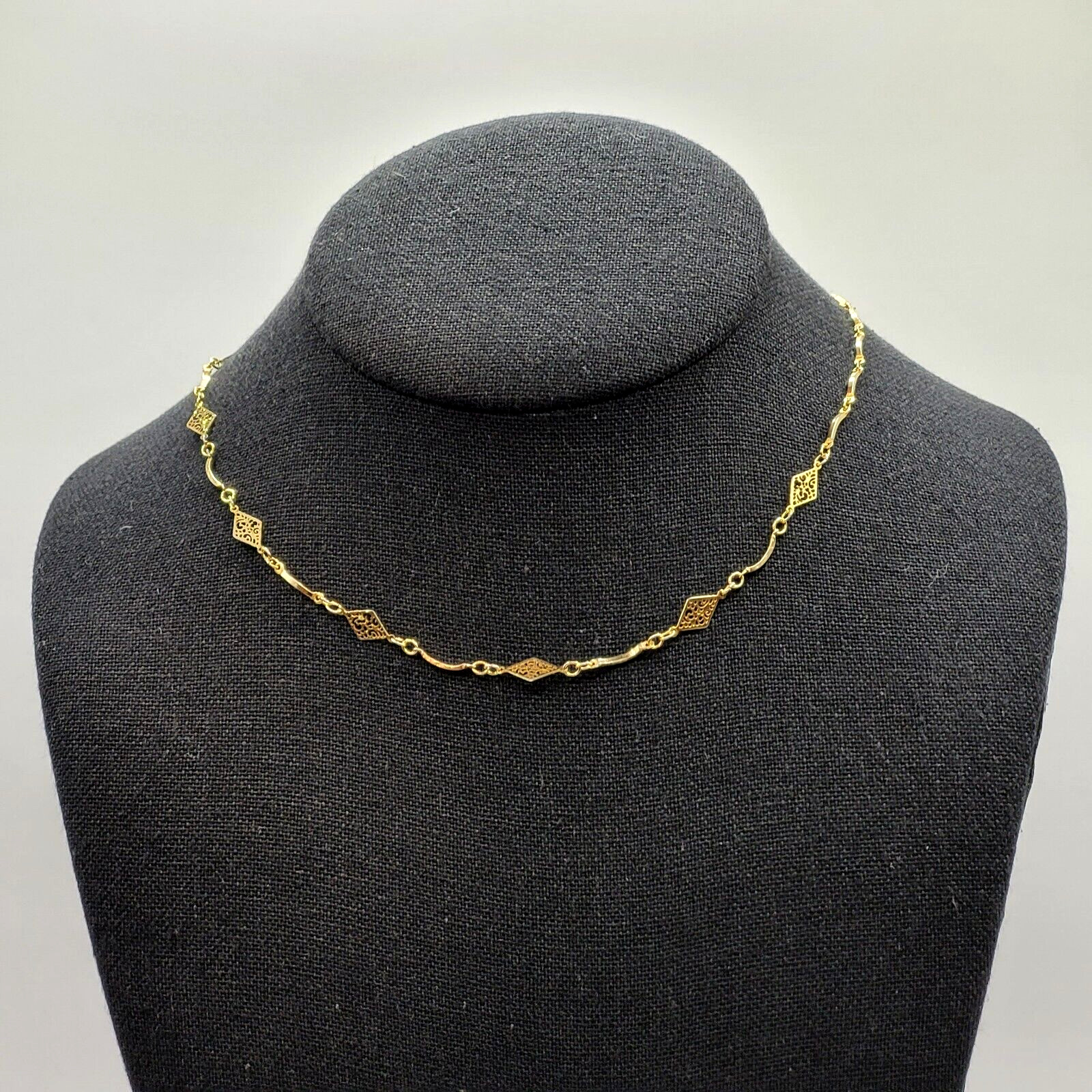 Filigree Marquise Shape Station Necklace Gold Tone Vintage Chain Choker 15.5 In