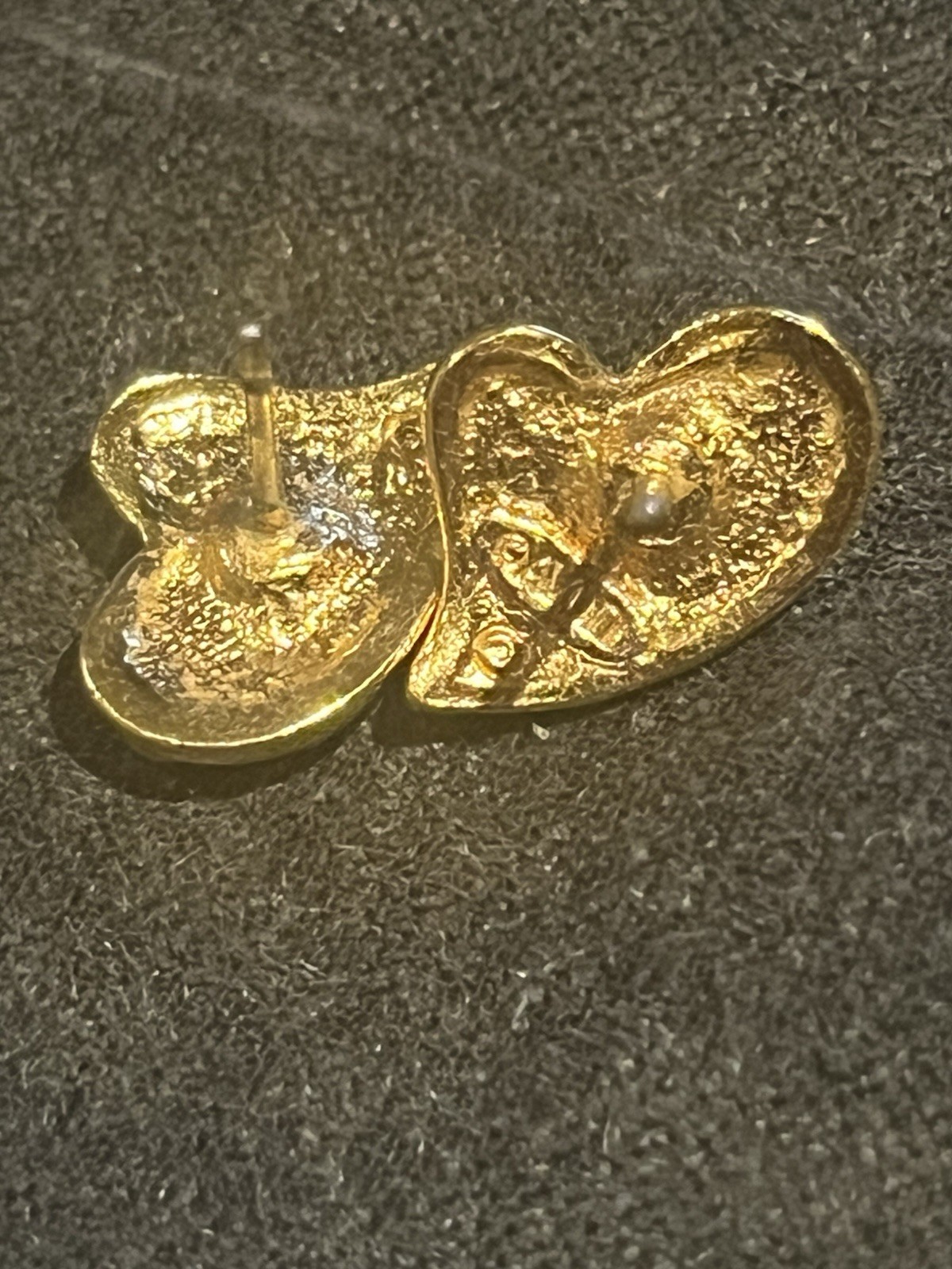 New Old Stock VTG Avon Gold Tone Pearly Heart Pierced Earrings Surg. Steel Posts