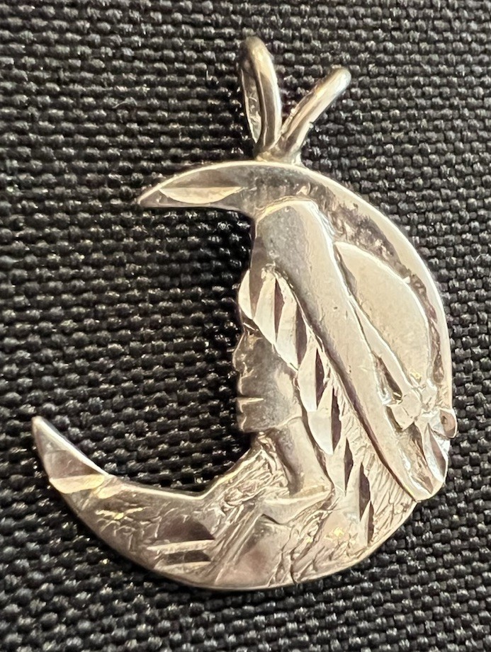 925 Sterling Silver Pendant with Girl’s Face Hat Crescent Moon Silhouette USA