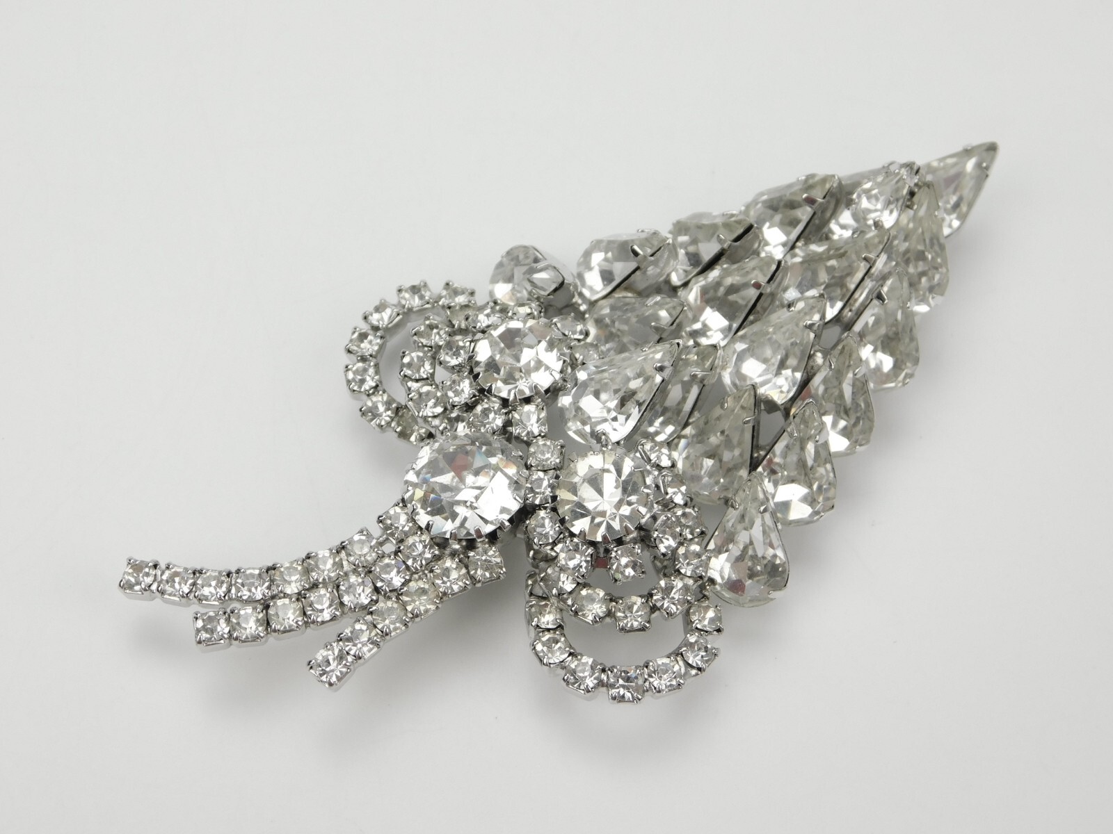 HIGH END Clear Glass Rhinestone 3D Effect Statement Brooch 4″ Unsigned Designer