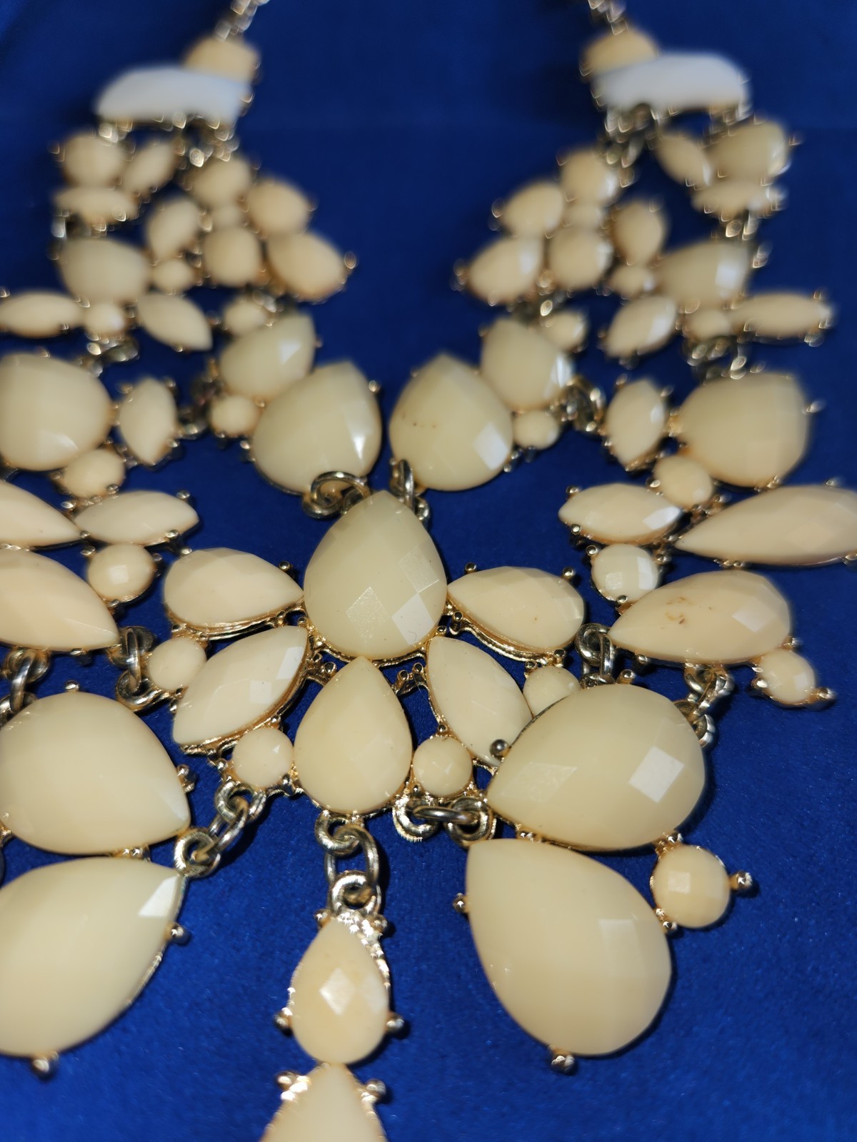 Off White Flower Large Statement Necklace 26” Runway Capable Trendy Formal