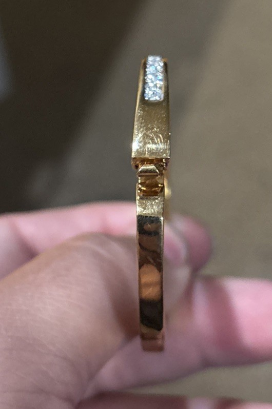 Vtg Swarovski Gold Tone Bangle Bracelet Rhinestone Crystal Pave Swan Signed