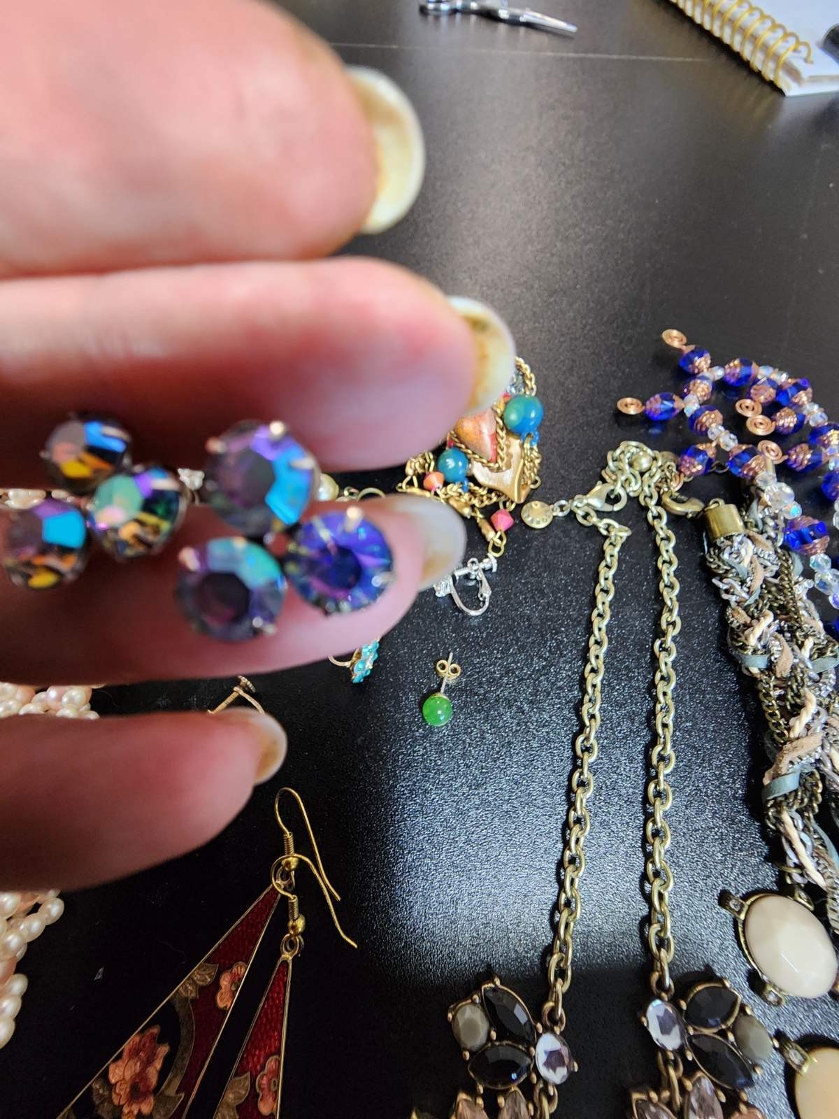 Vintage jewelry set of 21 in vintage purse