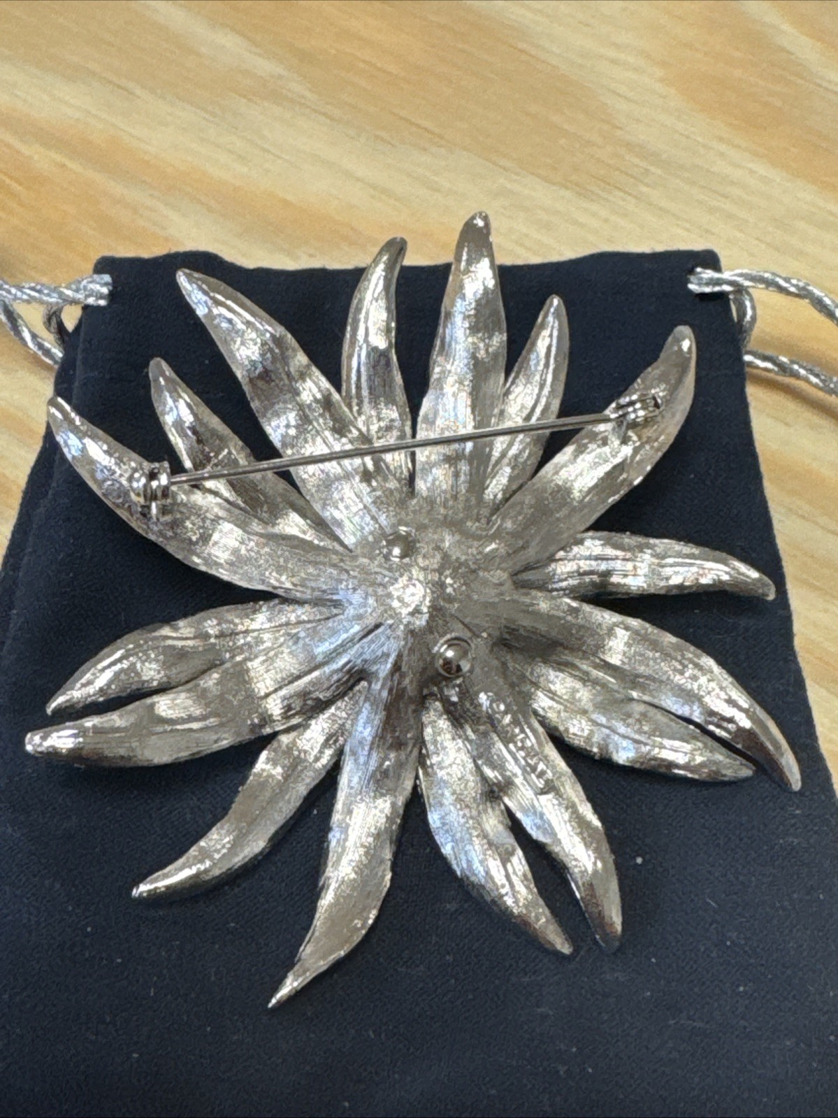 SARAH COVENTRY Silvertone LARGE FAUX PEARL SUNBURST BROOCH PIN