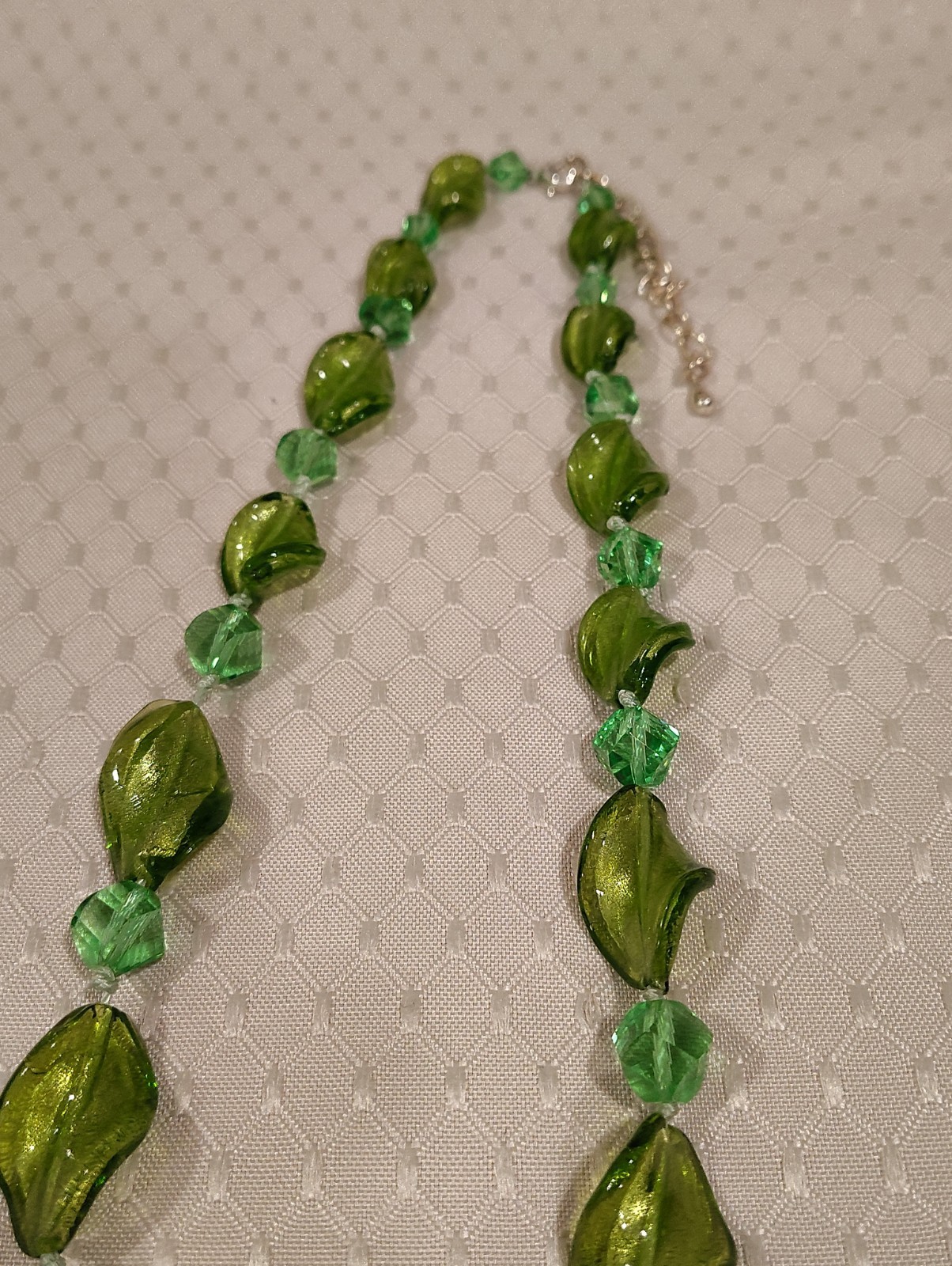 VTG Peridot Green Celluloid Beads Necklace 22″ Long