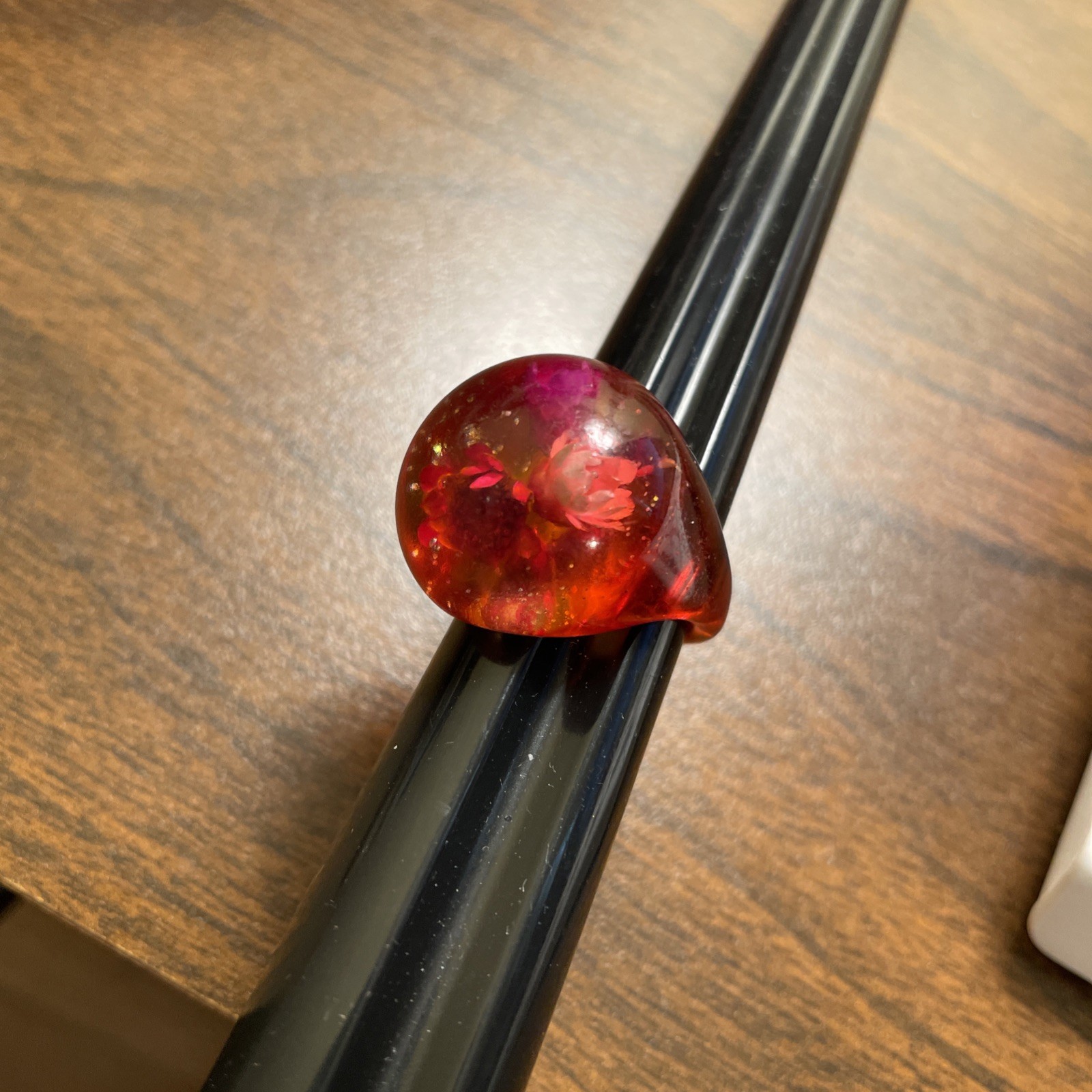 Lucite Resin Ring Encased Flowers Size 8 Pink Orange Translucent Groovy