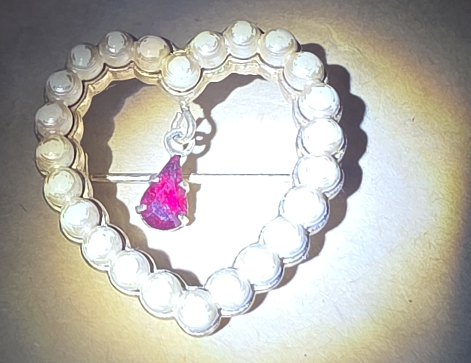 Heart Pin Brooch Avon Brand Little Heart Brooch 1″ in size VINTAGE