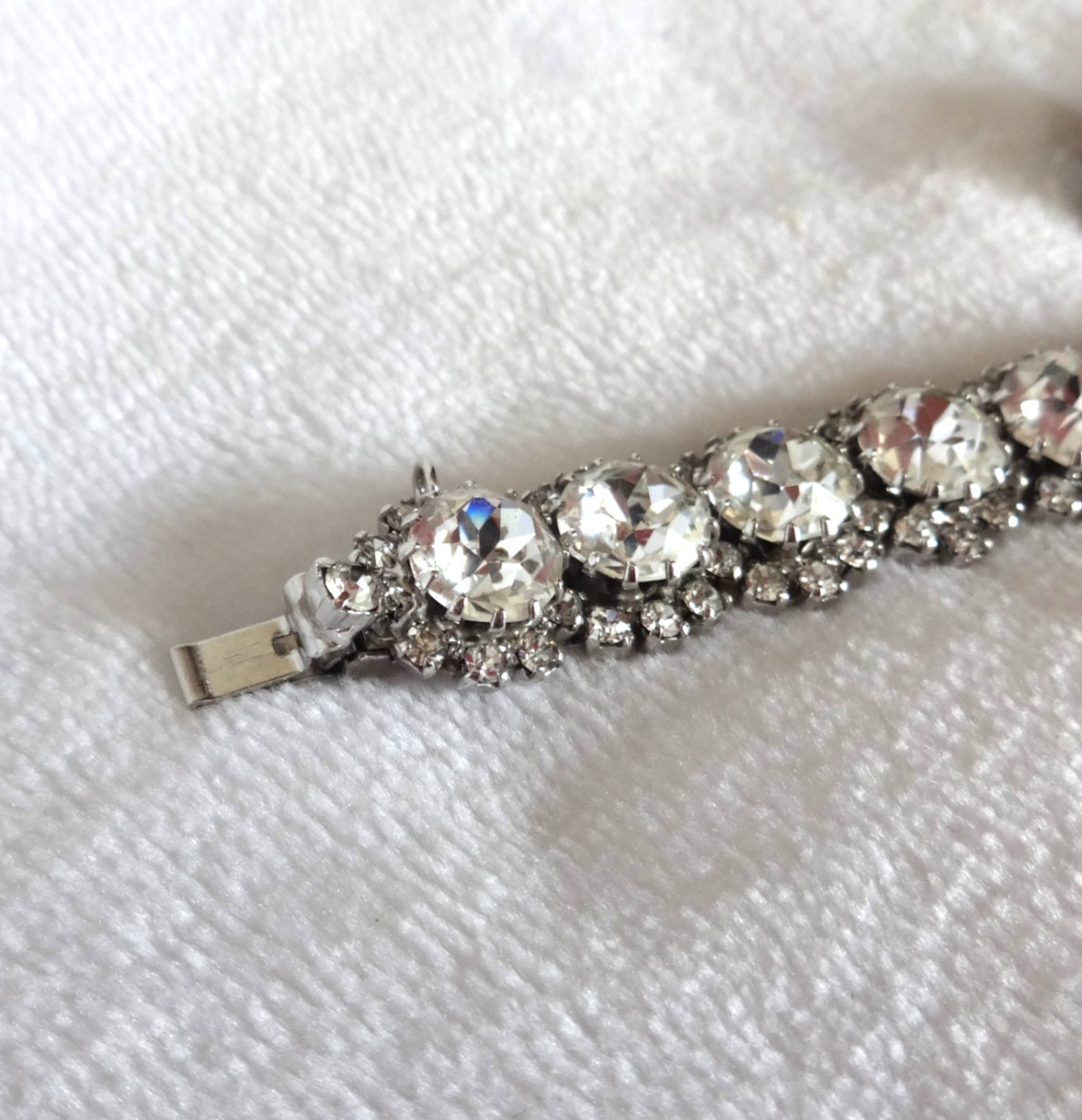 Stunning Vintage Signed KRAMER Clear Rhinestone Bracelet Earrings Set 7”