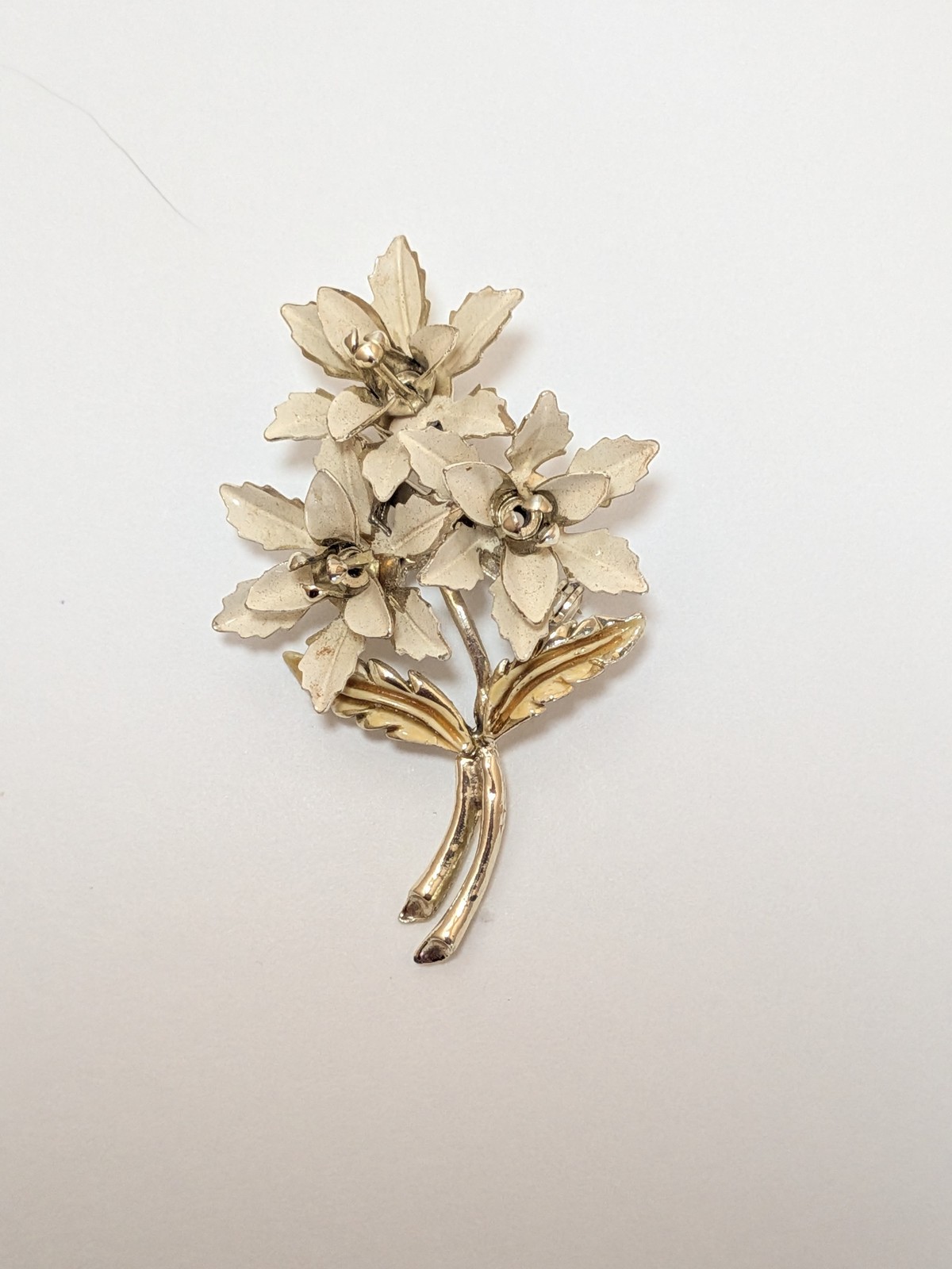 Vintage Gold & Ivory Metal Flower Brooch Pin