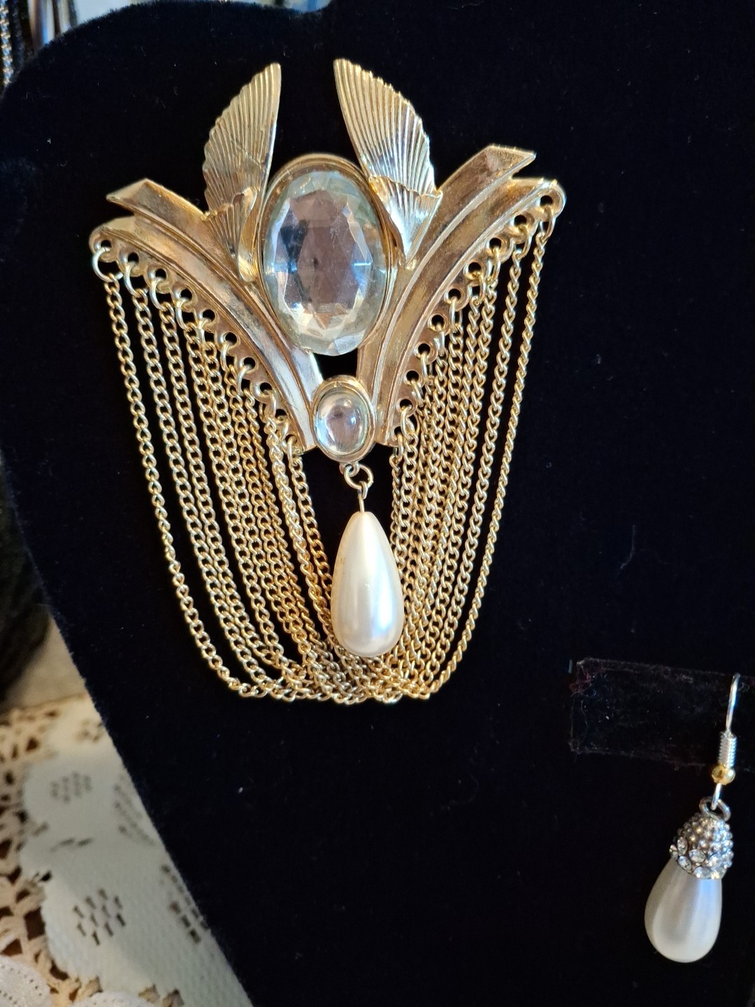 VTG Art Deco 4″ Brooch Huge Draped Chains Faux Pearl Drop Pin & Earrings
