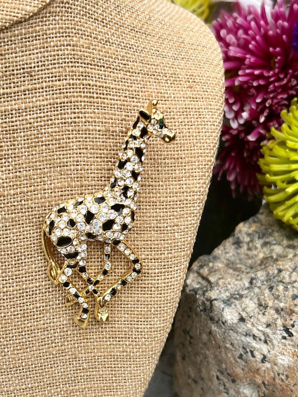 Vintage Rhinestone & Enamel Figural Giraffe Pin / Brooch – Signed Unknown Maker