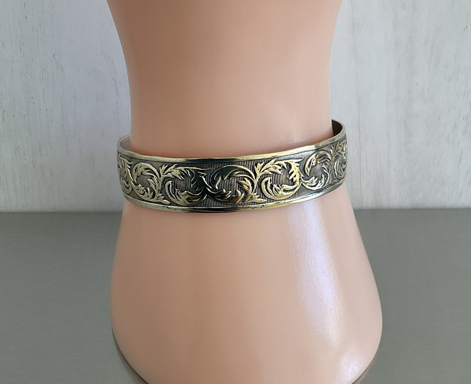 Vintage DANECRAFT Vermeil Sterling Cuff Bracelet Raised Leaf Vine Pattern 6.5″