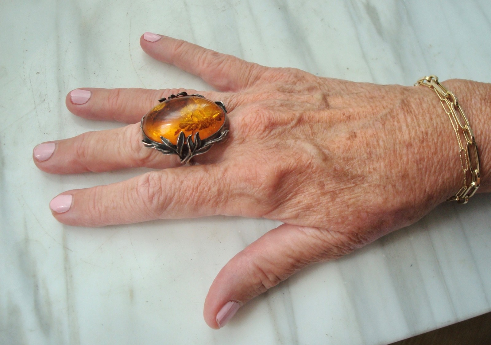 LARGE 1 ½” x 1 ⅜” Vintage AMBER STERLING Silver LEAVES RING 19.5 grams Size 8
