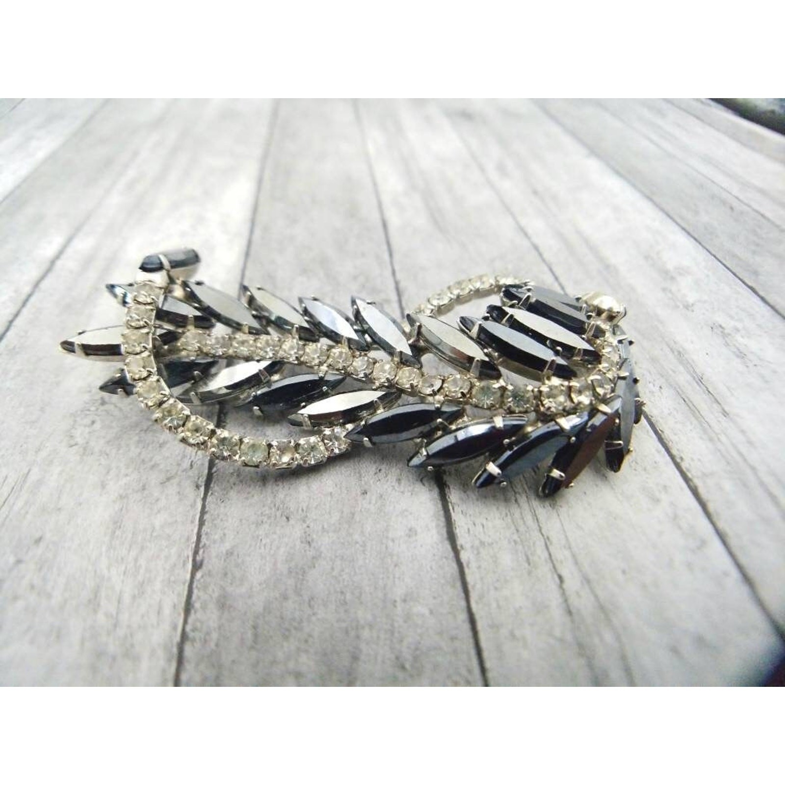 Vintage Rhinestone Clef Shaped Brooch Rare 40s-50s Book Piece – Retro Music Gift