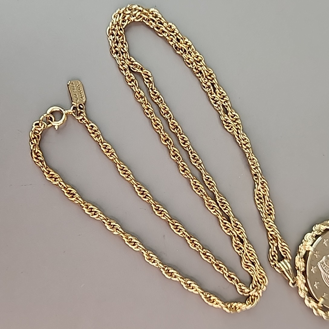 Vintage Avon Bicentennial Coin Necklace Lady Liberty 1976 Gold Tone 28″