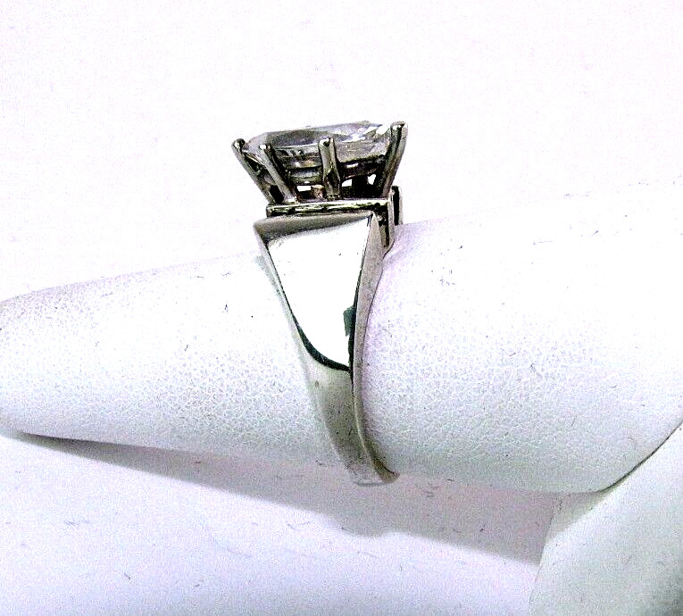 Solitaire w/ Accents Ring Cubic Zirconia Vintage Sterling Silver Size 7 Band