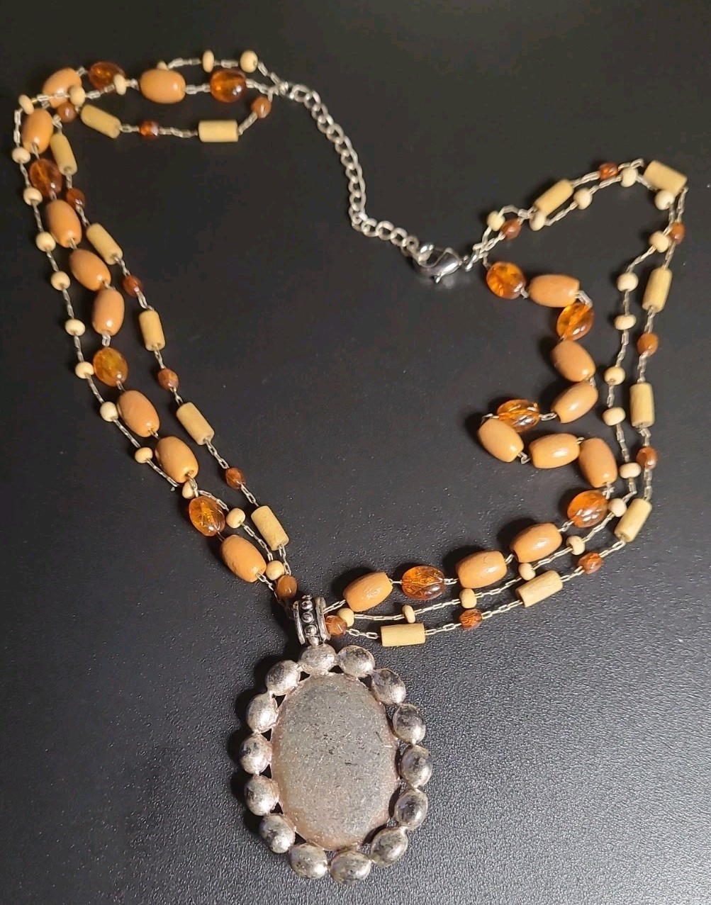 VTG Wooden & Stone Bead Necklace W/Metal Pendant & Burnt Orange Color Stones 18″