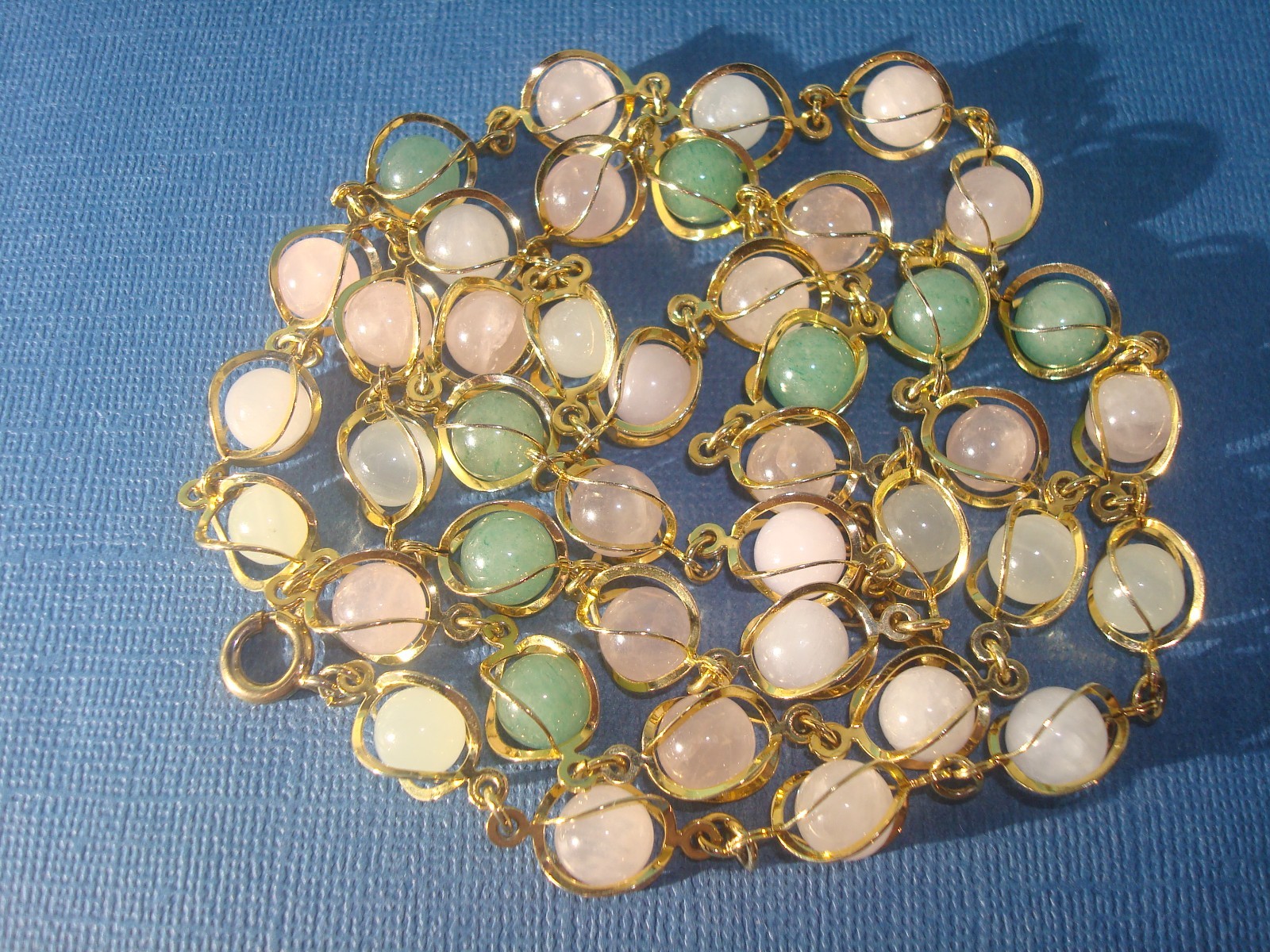 VINTAGE SEMI PRECIOUS GEMSTONE NECKLACE WIRE WRAP/CAGED PASTEL PINK,GREEN, 33″L