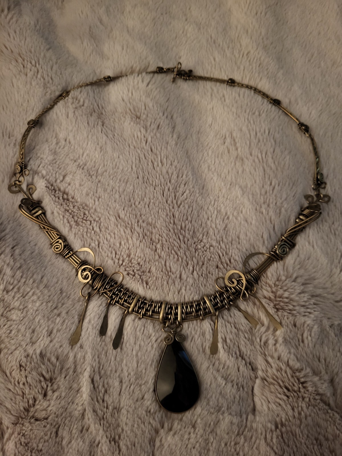 VINTAGE RAW NATURAL BRASS NECK WIRE CHOKER NECKLACE ONYX STONE