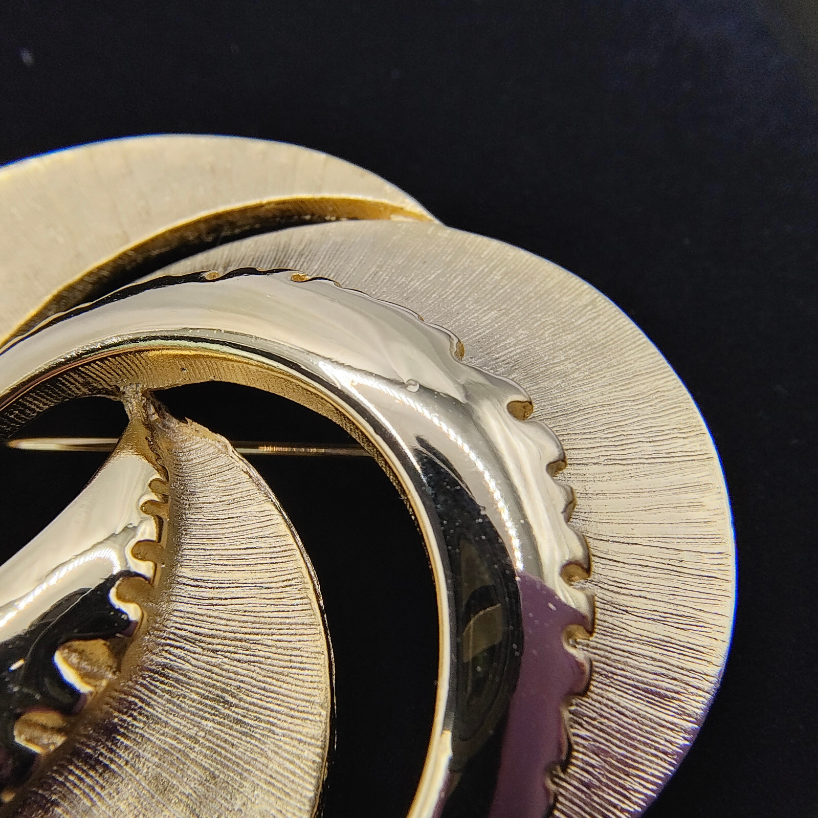 VTG Tona Gold Tone Brooch Pin Swirl Drip Multiple Textures Modernist Signed
