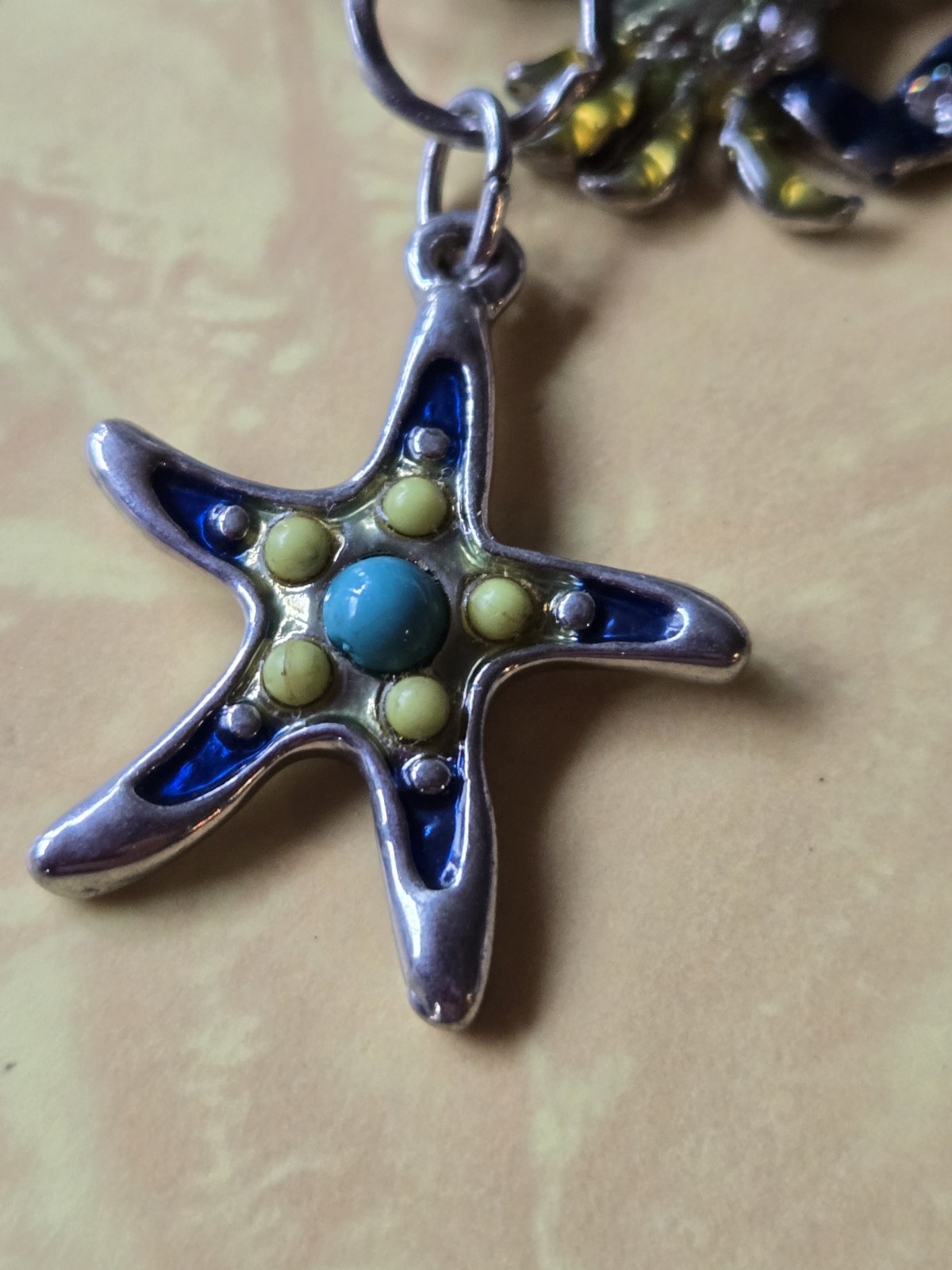 Under The Sea Vtg Silvertone Charm Necklace Fish Seahorse Crab Enamel Rhinestone