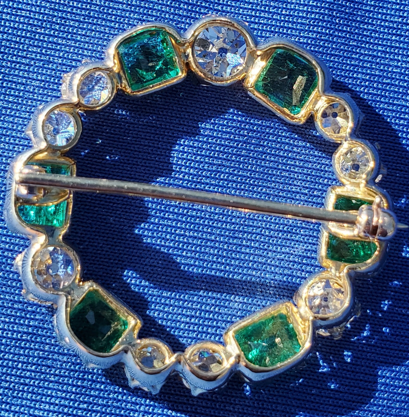 Original EARTH MINED DIAMOND EMERALD BROOCH Circle Deco Antique SOLID 18K GOLD
