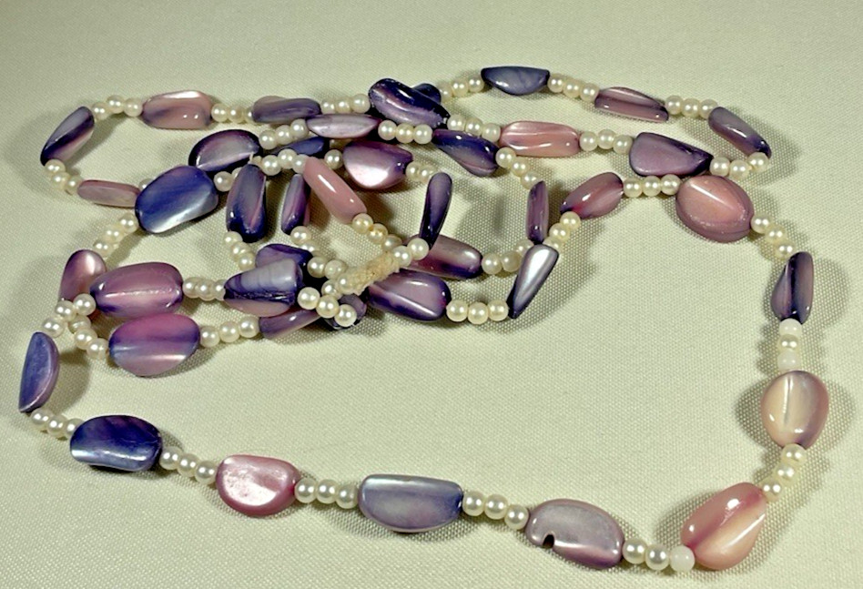 Vintage Pastel Beaded Necklace Faux Pearl Lavender Purple 19.5″ Acrylic Beads