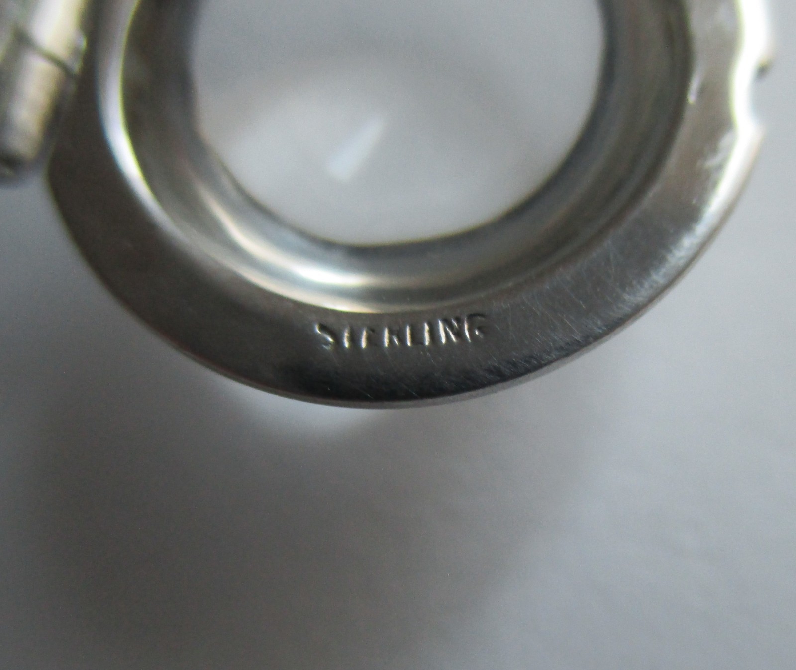3/4in SMALL VINTAGE STERLING SILVER GLASS ORB LOCKET CHARM POOLS OF LIGHT STYLE