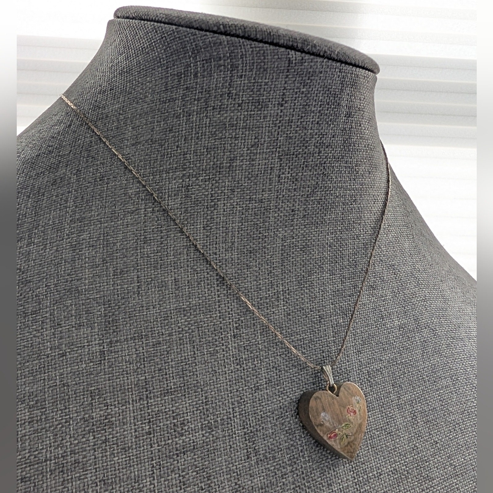 Vintage Cottagecore Wood Heart Floral Love Dainty Silver Tone Feminine Necklace