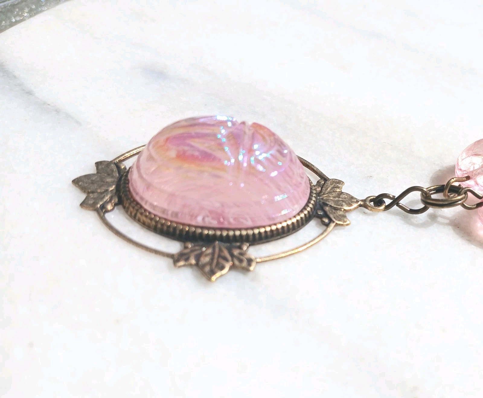 SALE! VINTAGE EGYPTIAN IRID PINK SCARAB PENDANT SCARAB BEAD GLASS NECKLACE SET