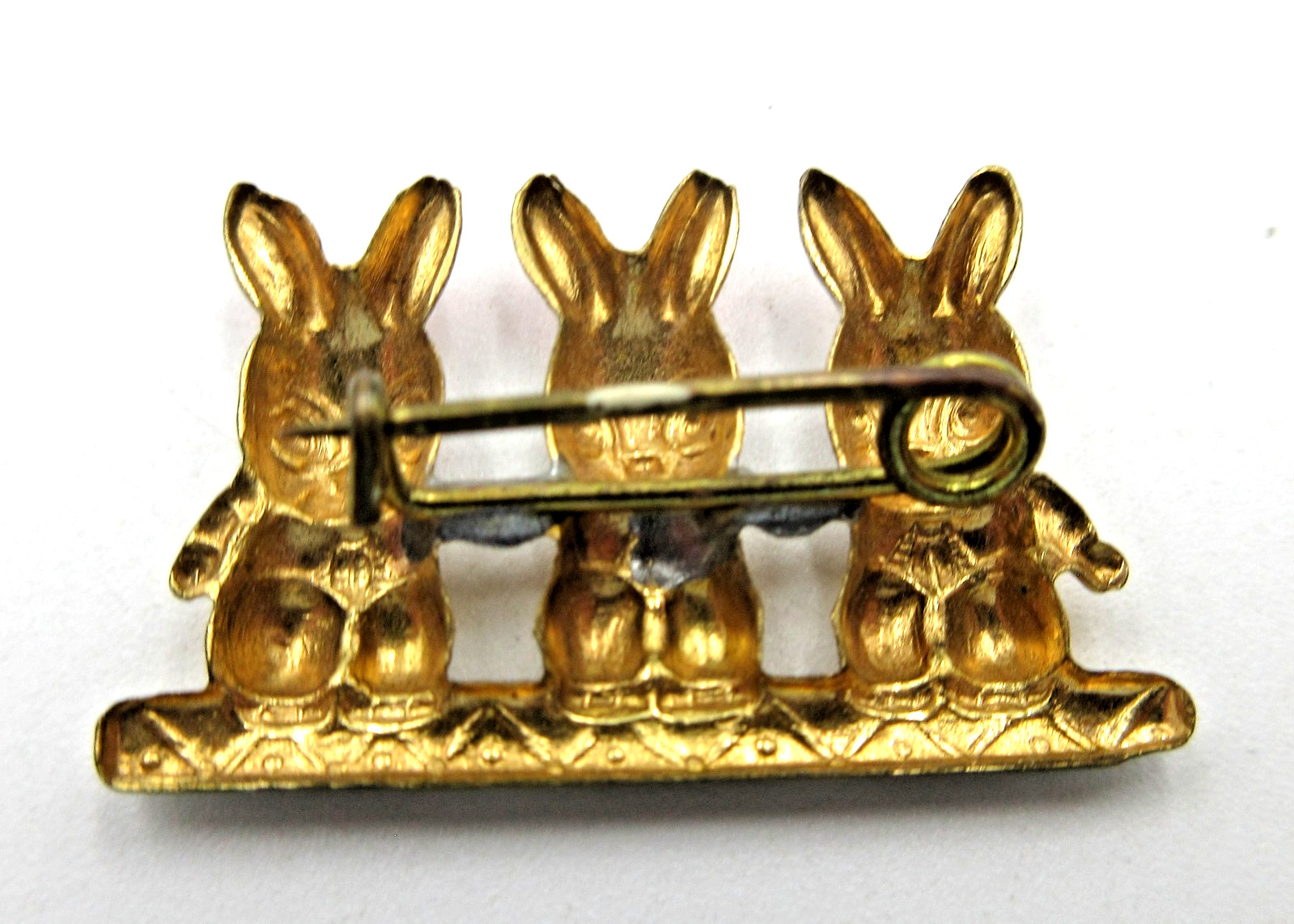 VTG OLD UNUSUAL Closur EASTER BUNNY RABBIT green white pink gold tone BROOCH PIN