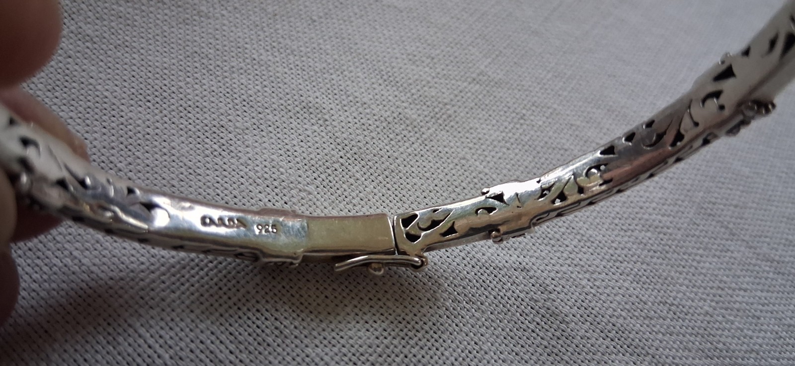 Vintage Sarda 925 silver Dragon Bone bangle bracelet and matching earrings.