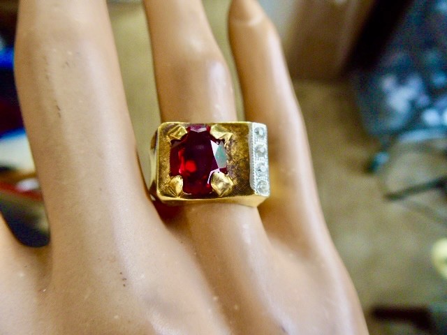 VINTAGE 10K YELLOW GOLD FILLED NEW OLD STOCK 70’S RED & CLEAR STONE RING SIZE 8